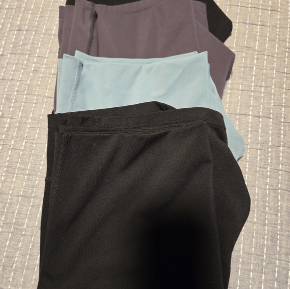 Poshdivah Maternity Bundle Of 4 Athletic Shorts - Picture 5 of 5